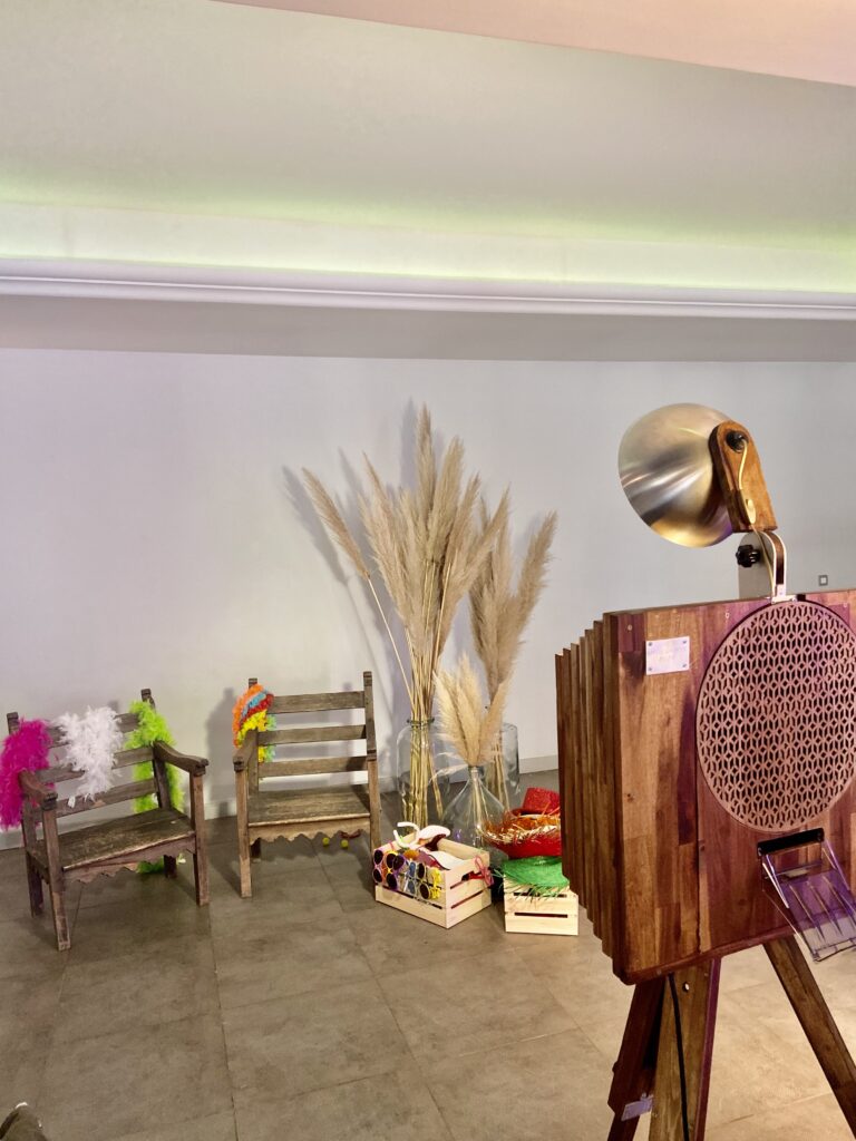 Borne photo en bois champêtre